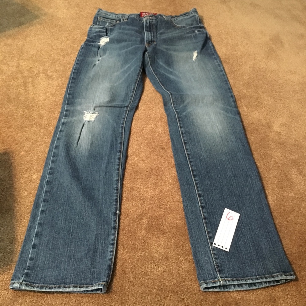 Arizona Distressed Slim Straight Jeans EUC 32x34